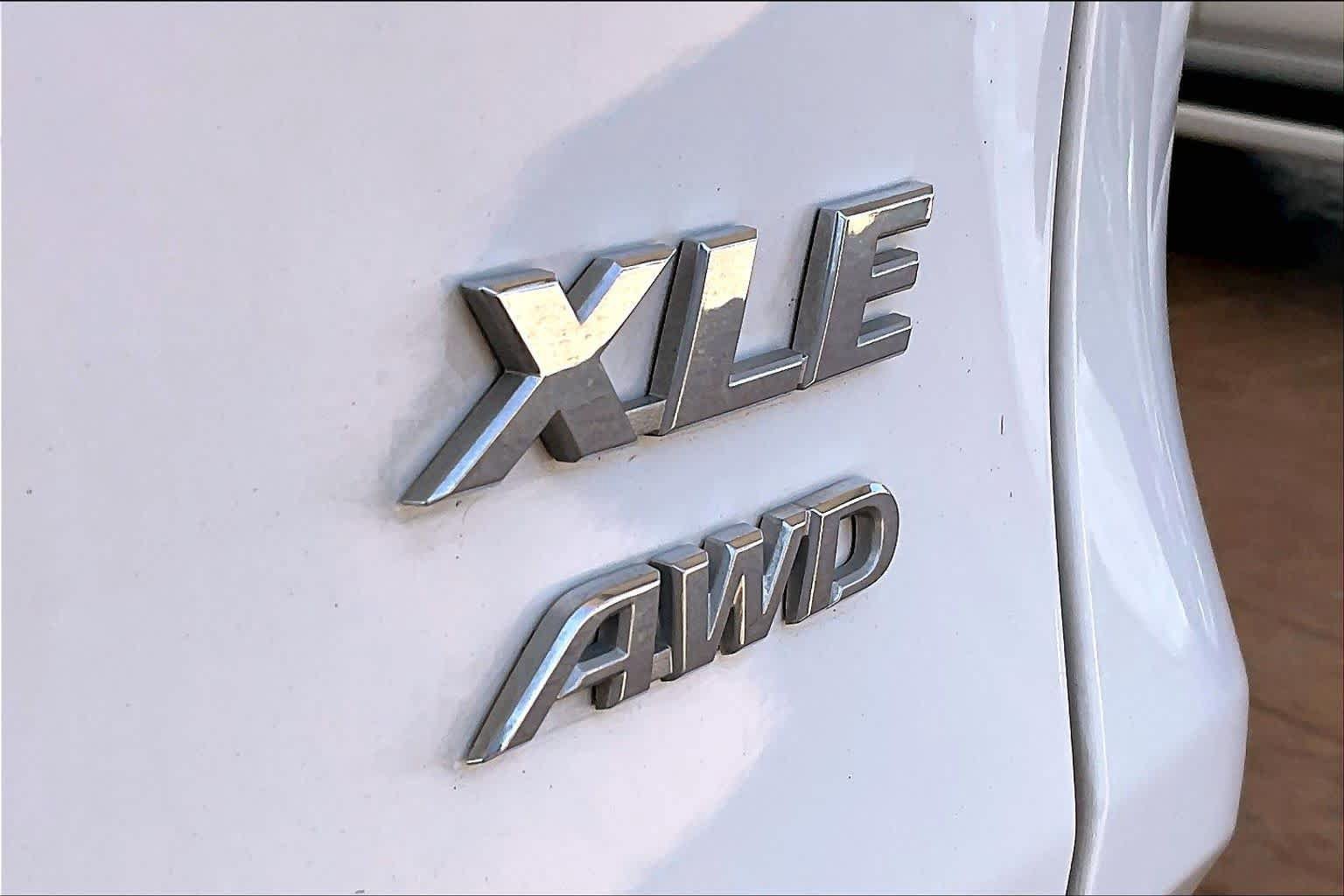Used 2024 Toyota RAV4 XLE w/ Convenience Package AWD/4WD image 9