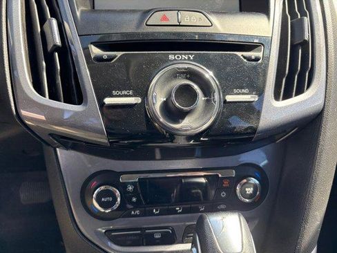 Used 2014 Ford Focus Titanium image 9