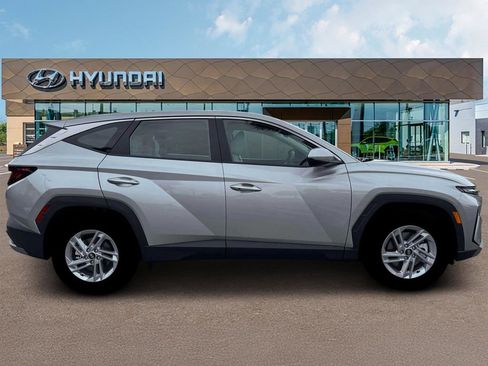 New 2026 Hyundai Tucson SE image 9