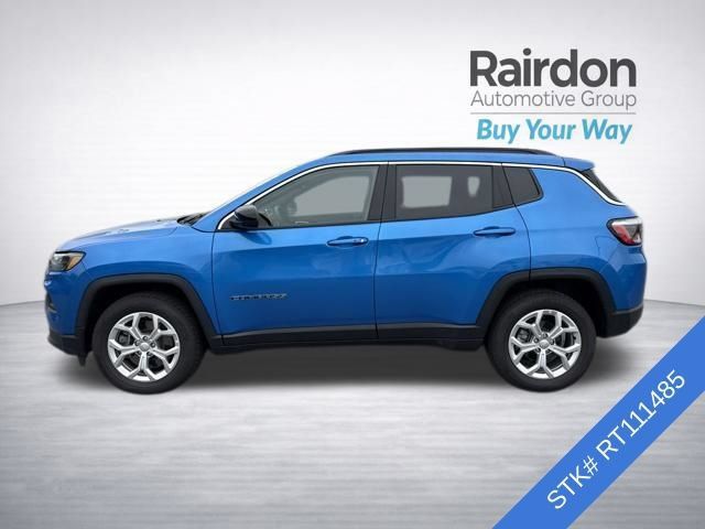Used 2024 Jeep Compass Latitude AWD/4WD image 4