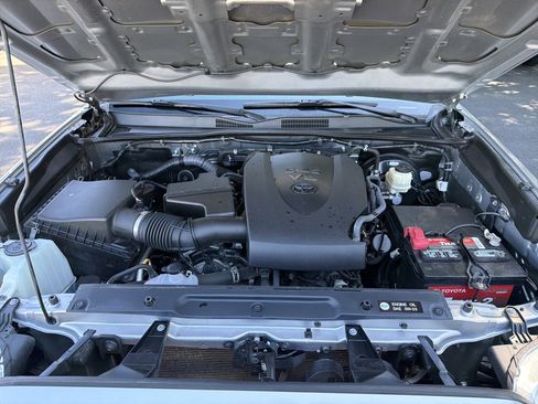 Used 2016 Toyota Tacoma SR5 w/ SR5 Appearance Package (SN) RWD image 34