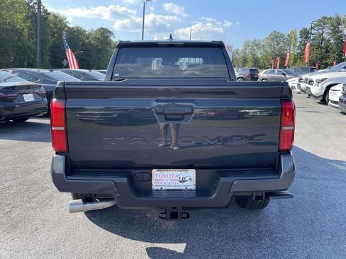 Used 2025 Toyota Tacoma TRD Sport image 3