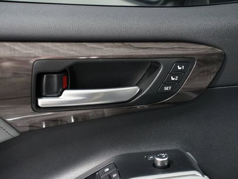 New 2026 Toyota Highlander Limited image 36