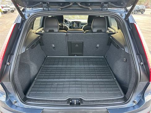 Used 2022 Volvo XC40 T5 R-Design w/ Advanced Package image 30