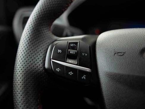 Used 2023 Ford Escape ST-Line image 6