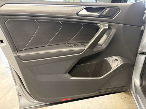 Used 2024 Volkswagen Tiguan SE R-Line image 4