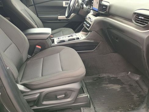 Used 2022 Ford Explorer XLT w/ Class IV Trailer Tow Package image 21