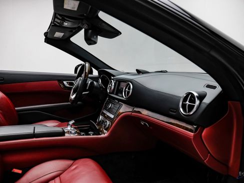 Used 2017 Mercedes-Benz SL 550 image 50