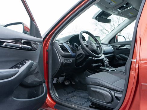 Used 2023 Kia Seltos S w/ Navigation Package image 13