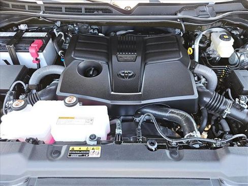 Used 2026 Toyota Tundra SR5 AWD/4WD image 27
