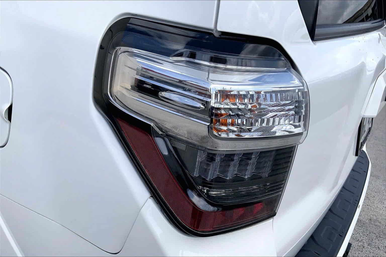 Used 2022 Toyota 4Runner SR5 Premium RWD image 32
