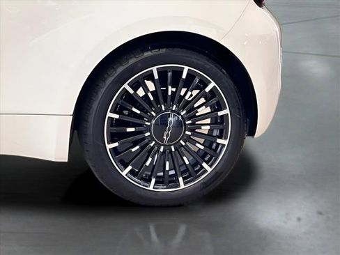 New 2024 FIAT 500 e (RED) image 23