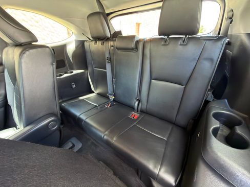Used 2021 Toyota Highlander XLE AWD/4WD image 26