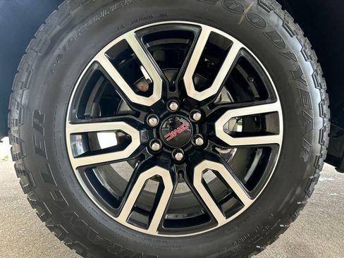 Used 2026 GMC Sierra 1500 AT4 w/ AT4 Premium Package AWD/4WD image 27