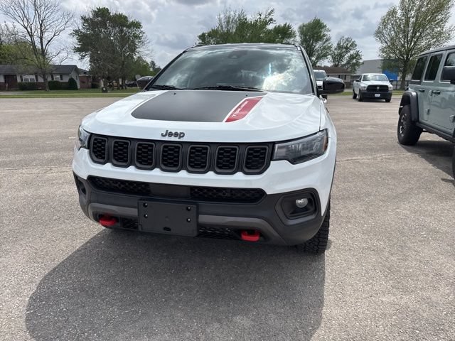 Used 2025 Jeep Compass Trailhawk AWD/4WD image 4