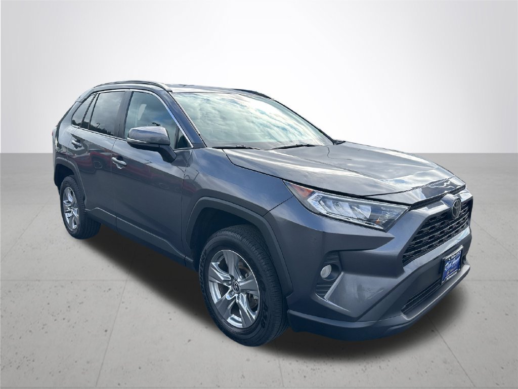 Used 2021 Toyota RAV4 XLE AWD/4WD image 5