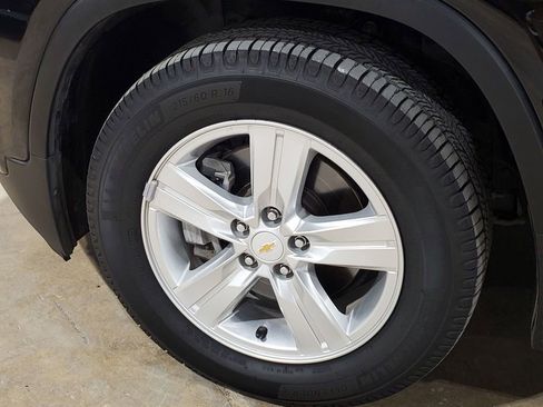 Used 2020 Chevrolet Trax LS FWD image 38
