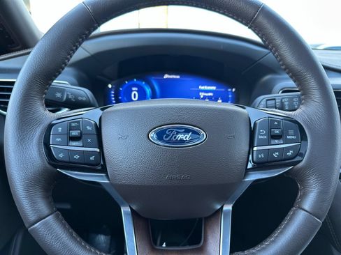 New 2024 Ford Explorer King Ranch w/ Technology Package RWD image 32