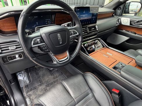 Used 2023 Lincoln Navigator Black Label image 12