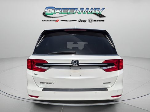 Used 2023 Honda Odyssey Touring image 2