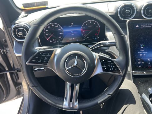 Used 2024 Mercedes-Benz GLC 300 4MATIC image 17