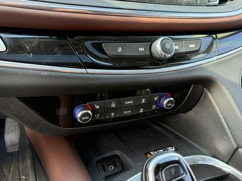 Used 2018 Buick Enclave Avenir w/ Avenir Technology Package image 21