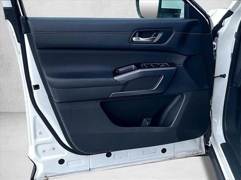 Used 2023 Nissan Pathfinder SL w/ SL Premium Package FWD image 18