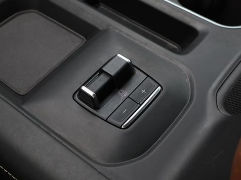 Certified 2025 GMC Sierra 2500 Denali Ultimate AWD/4WD image 20