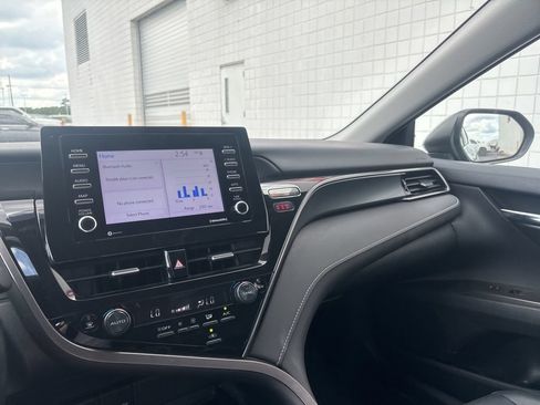 Used 2024 Toyota Camry SE FWD image 16