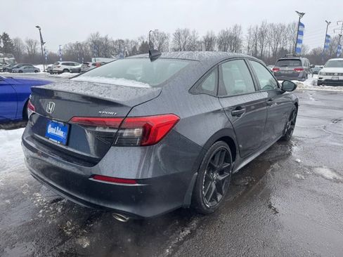 Used 2023 Honda Civic Sport image 2