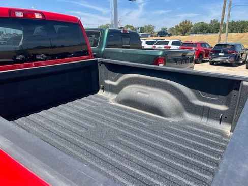 Used 2019 RAM 1500 Express w/ Express Value Package AWD/4WD image 7