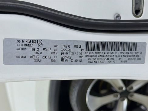 Used 2017 Jeep Compass Latitude image 29