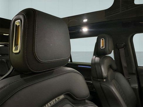 Used 2023 Rivian R1S Launch Edition image 40
