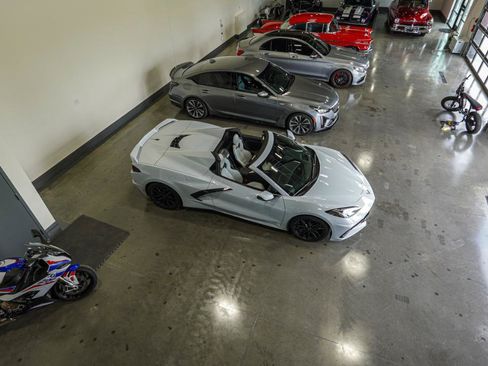 Used 2024 Chevrolet Corvette Stingray Preferred Conv w/ Stealth Interior Trim Package RWD image 30