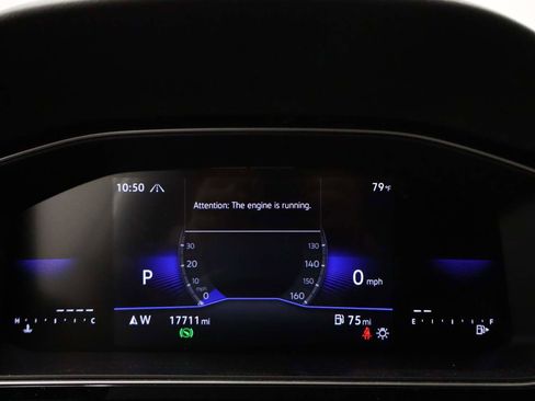 Used 2025 Volkswagen Jetta SE FWD image 4