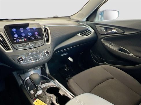 Used 2024 Chevrolet Malibu LT image 23