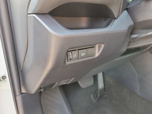 Used 2025 Toyota RAV4 XLE FWD image 25