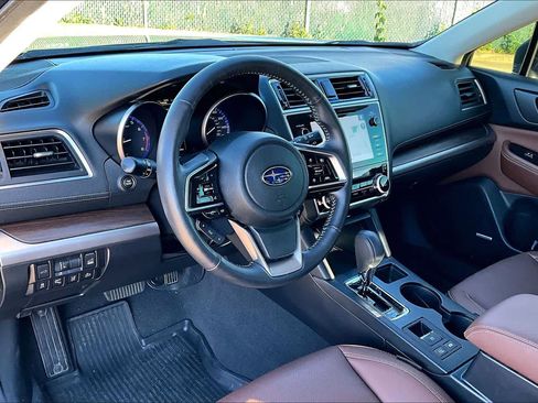 Used 2018 Subaru Outback 3.6R Touring AWD/4WD image 34