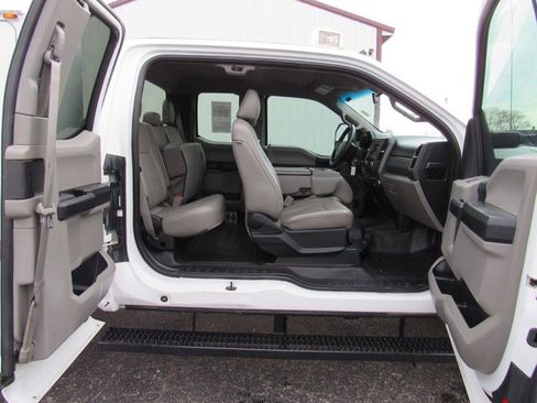 Used 2017 Ford F450 XL w/ Power Equipment Group image 16