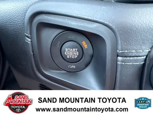 Used 2025 Jeep Wrangler Unlimited Sahara AWD/4WD image 16
