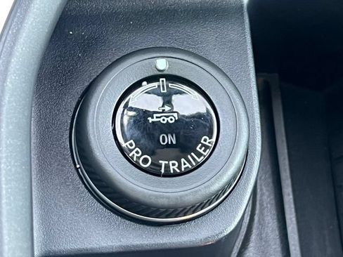Certified 2025 Ford Expedition Active AWD/4WD image 35