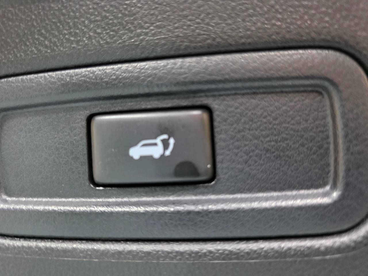 Used 2013 INFINITI FX37 AWD w/ Premium Pkg image 22
