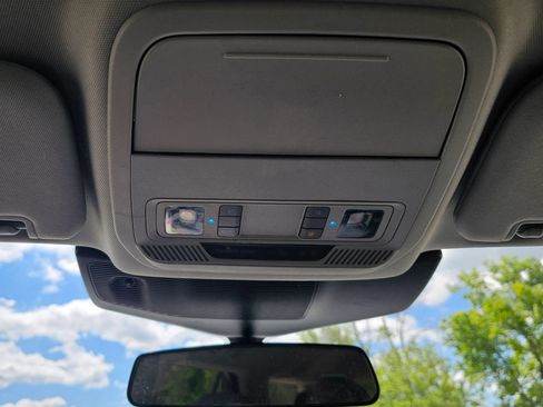Used 2021 Ford Explorer XLT AWD/4WD image 35
