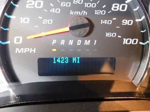 Used 2025 Chevrolet Express 2500 w/ Driver Convenience Package image 18