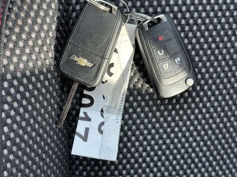 Used 2017 Chevrolet Equinox LS image 32