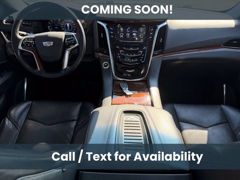 Used 2018 Cadillac Escalade Premium Luxury AWD/4WD image 10