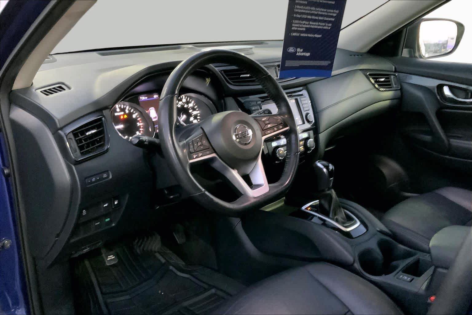 Used 2018 Nissan Rogue SV FWD image 16