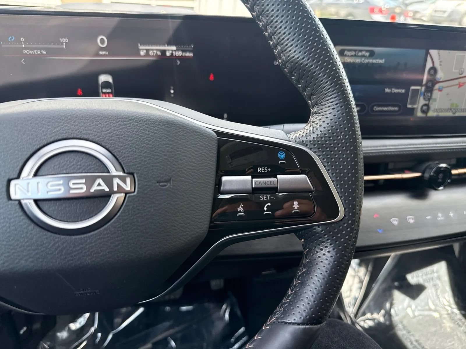 Used 2024 Nissan Ariya AWD image 17
