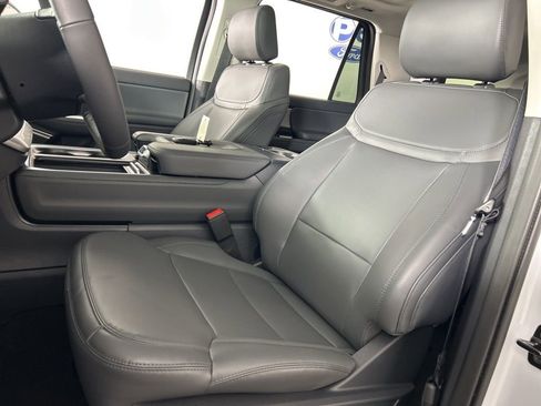 New 2026 Ford Expedition Active image 22