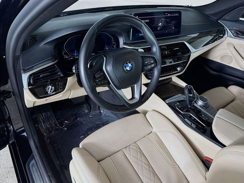 Used 2021 BMW 530e w/ Parking Assistance Package image 9